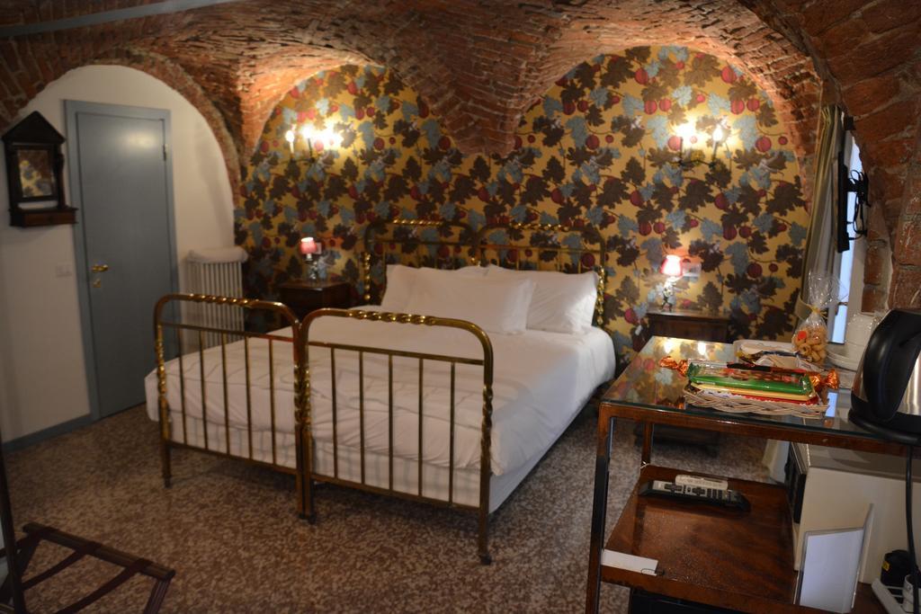 Superior Twin or Double Room,233507368:JPEG