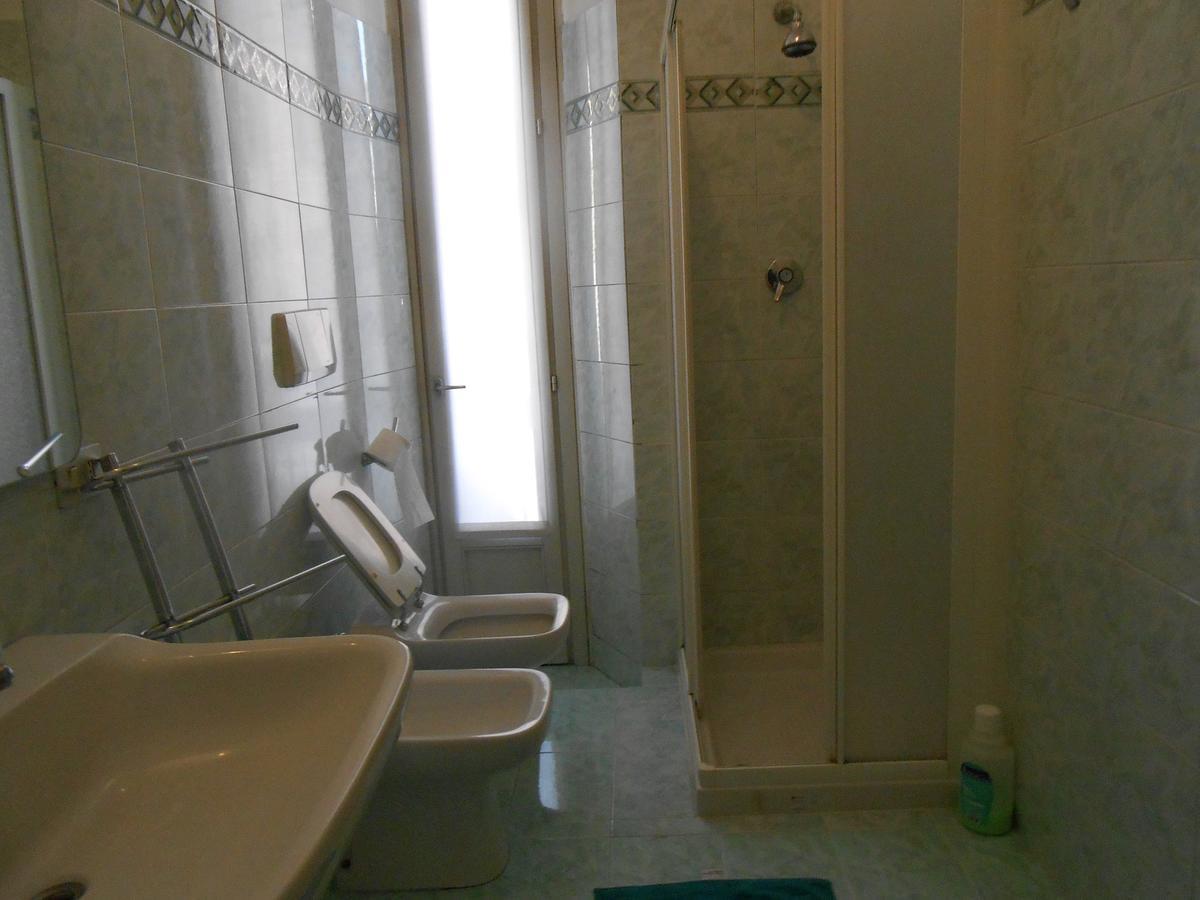 Habitación Individual con baño compartido