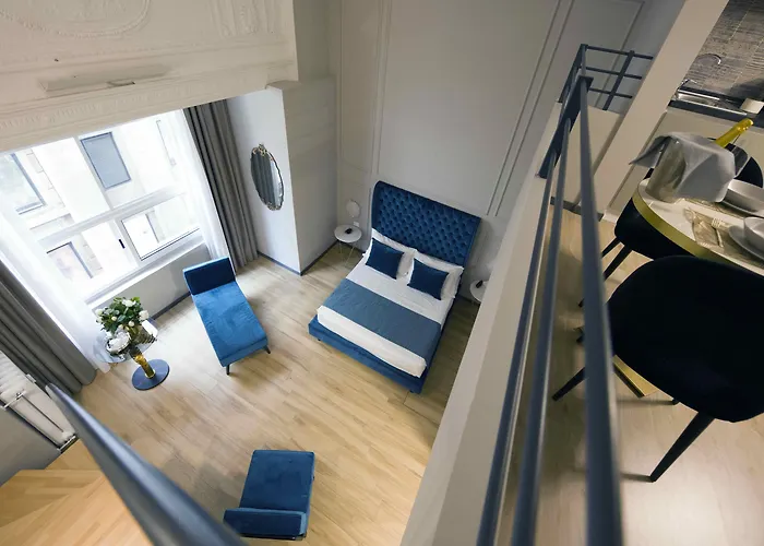 Luxury hotel only: Intomilan Galleria Duomo I Boutique & Design Aparthotel
