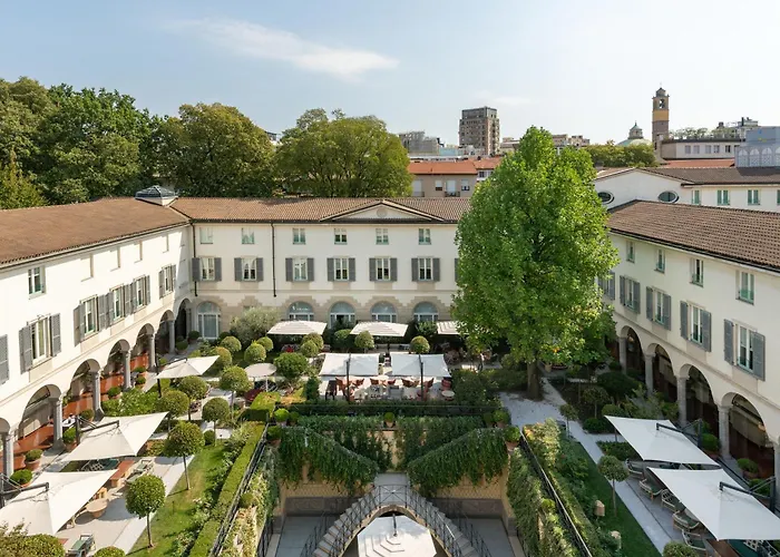 Hotel com jacuzzi: Four Seasons Hotel Milano