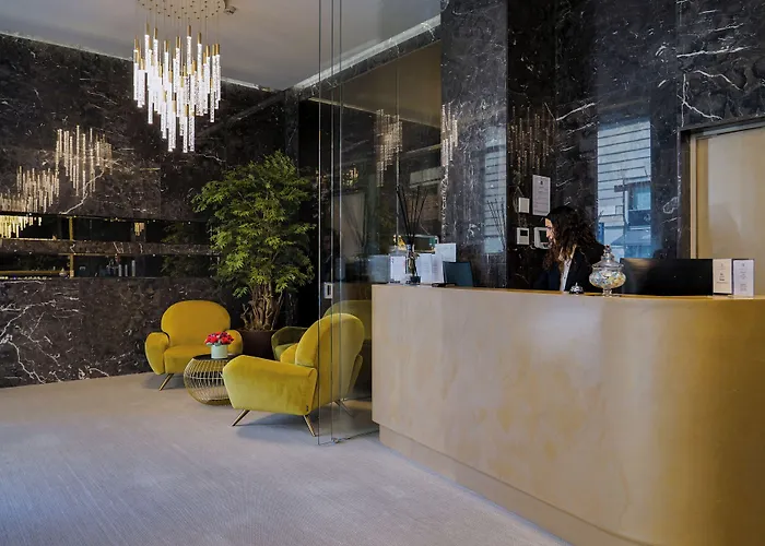 Hotel Jacuzzi: The Unique Hotel